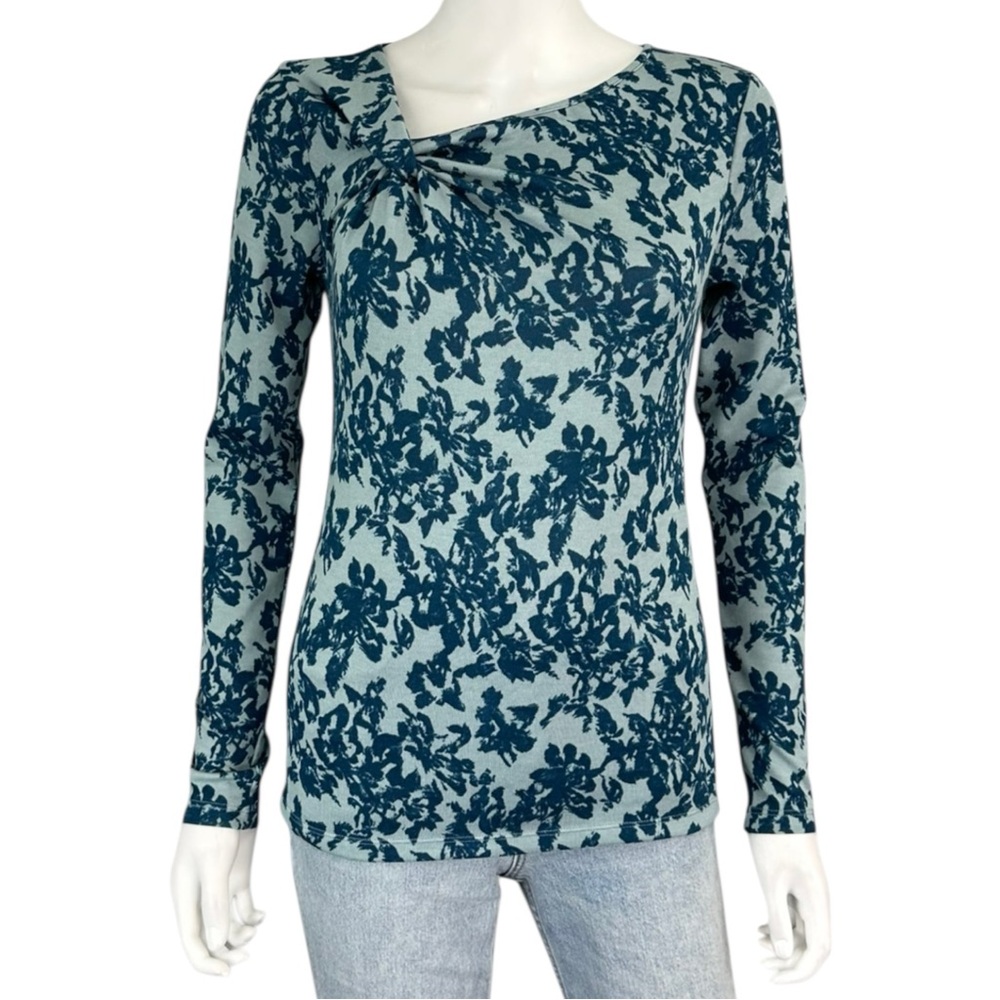 Ann Taylor NWT Blue Floral Knit Top Size XS A0034